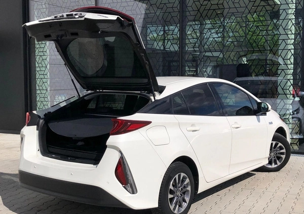 Toyota Prius cena 96900 przebieg: 152113, rok produkcji 2017 z Bukowno małe 562